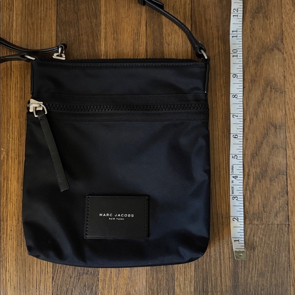 🖤 Marc Jacobs black nylon/leather trim crossbody bag. - Picture 6 of 8